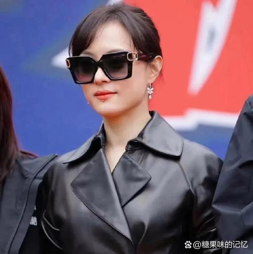 2025新澳门天天开奖记录下载和孙俪唇下痣没了与孙俪嘴唇的痣