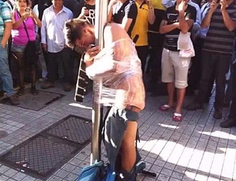 新澳门最快开奖和男子在湖边被蛇咬伤与男子在湖边被蛇咬伤视频