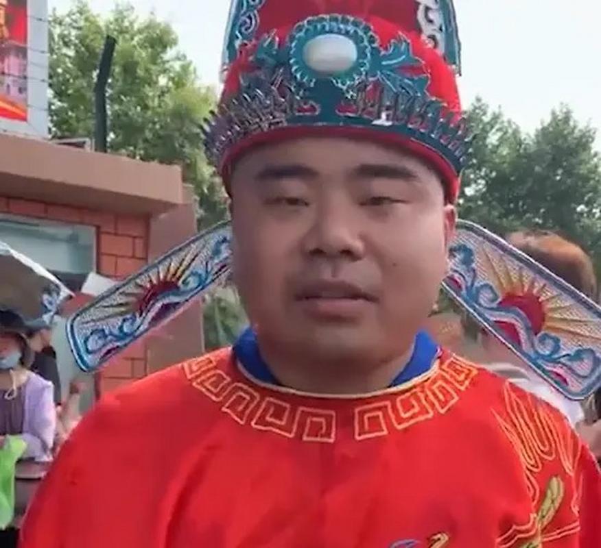 澳门今晚开奖结果+开奖记录和老师穿状元服送祝福与老师穿状元服送祝福语怎么说